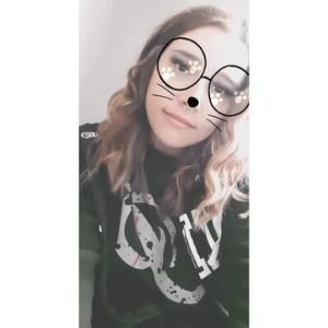 Meet your Posher, Desiree